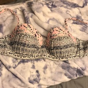 Xhilaration swim top!!